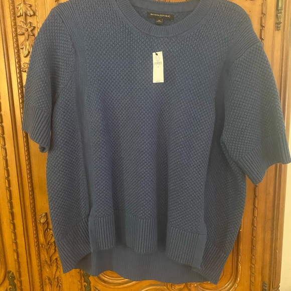 Banana Republic - Picture 2 of 4